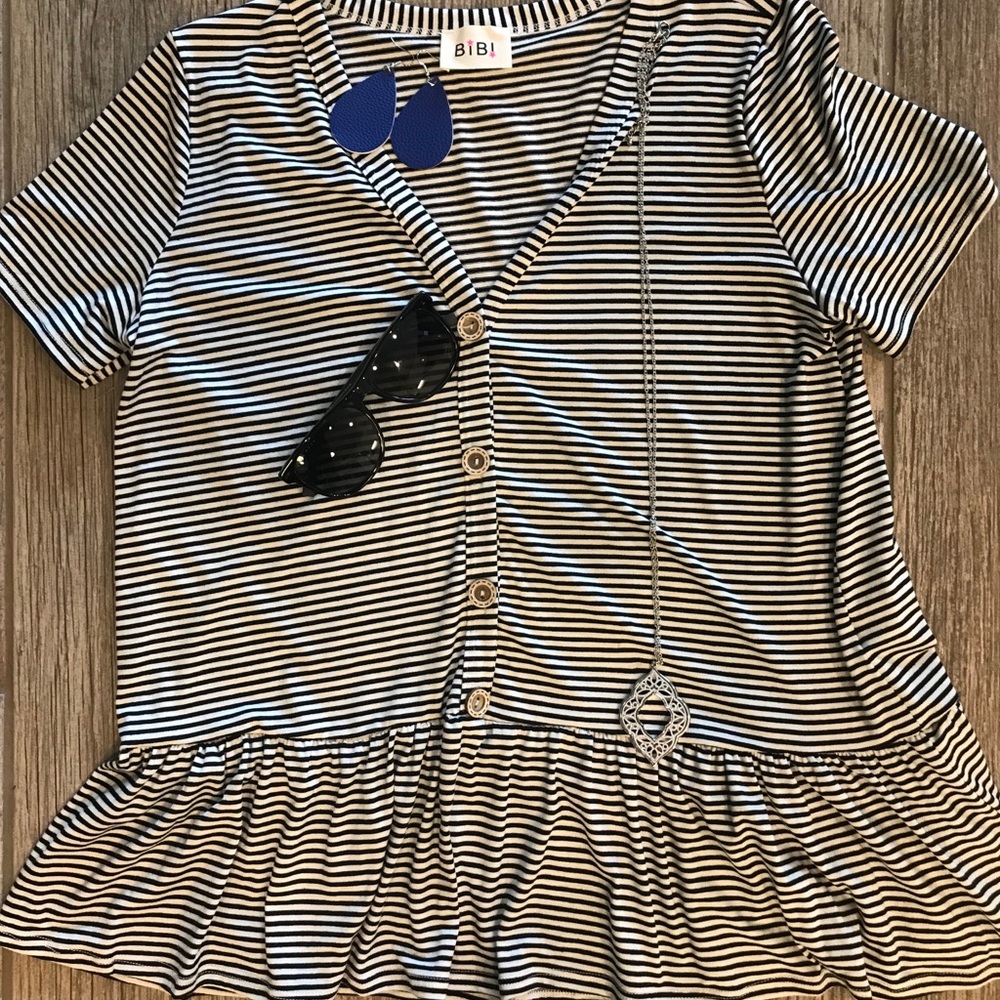 Striped v neck tee